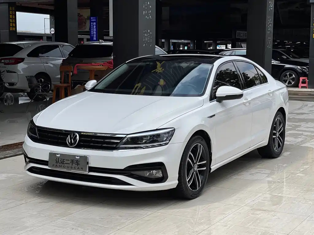VOLKSWAGEN LAMANDO 2019