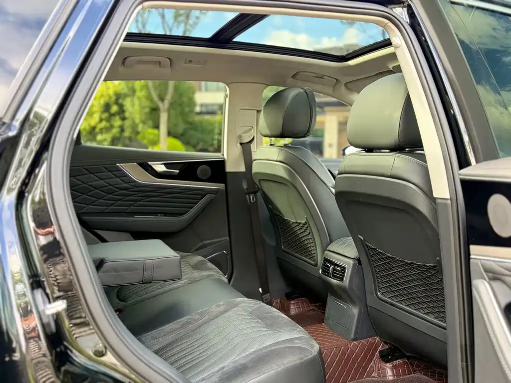 HONGQI HS5 2022