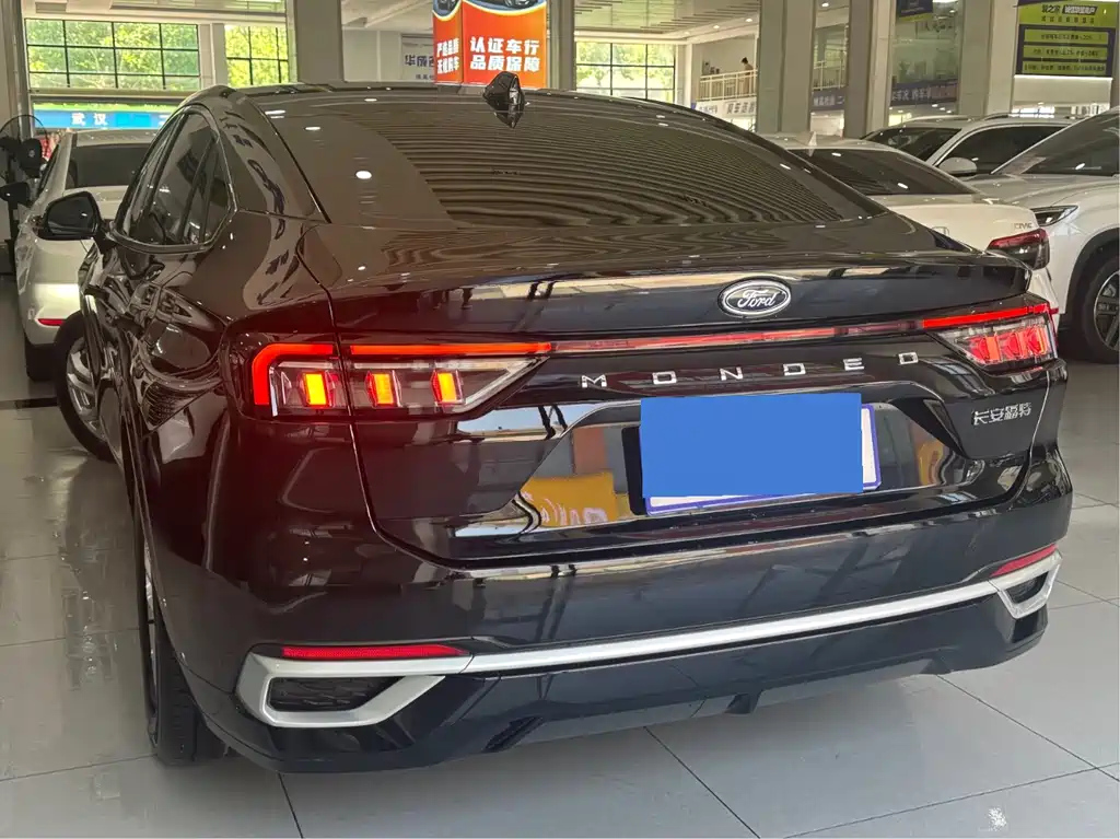 FORD MONDEO 2023