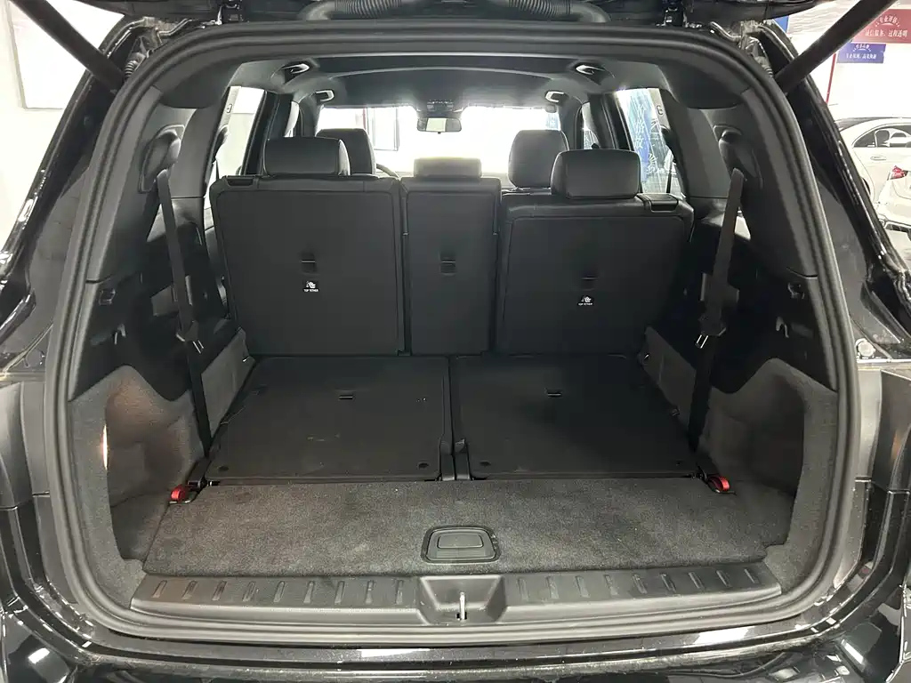 MERCEDES BENZ GLB 2024