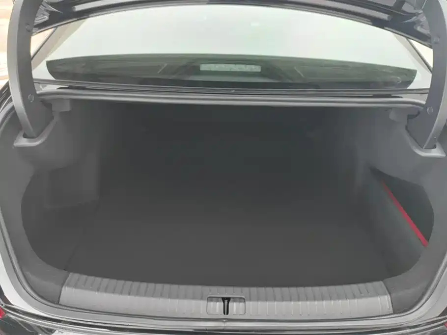 VOLKSWAGEN PASSAT 2022