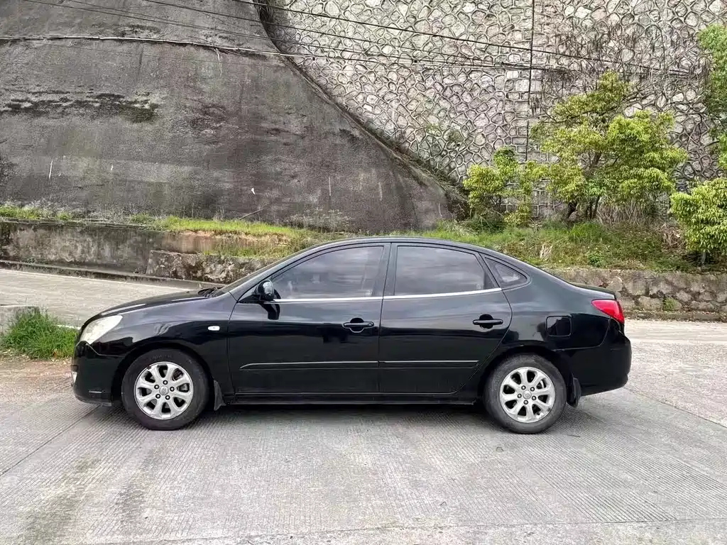 HYUNDAI CELESTA 2009