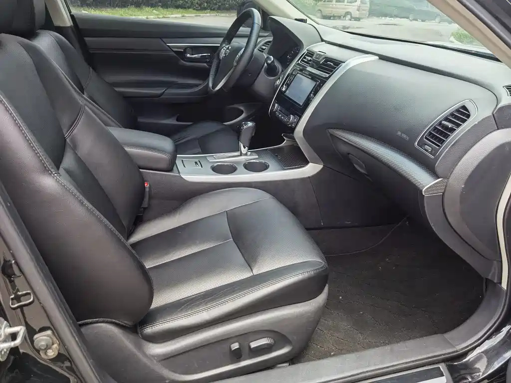 NISSAN TEANA 2016