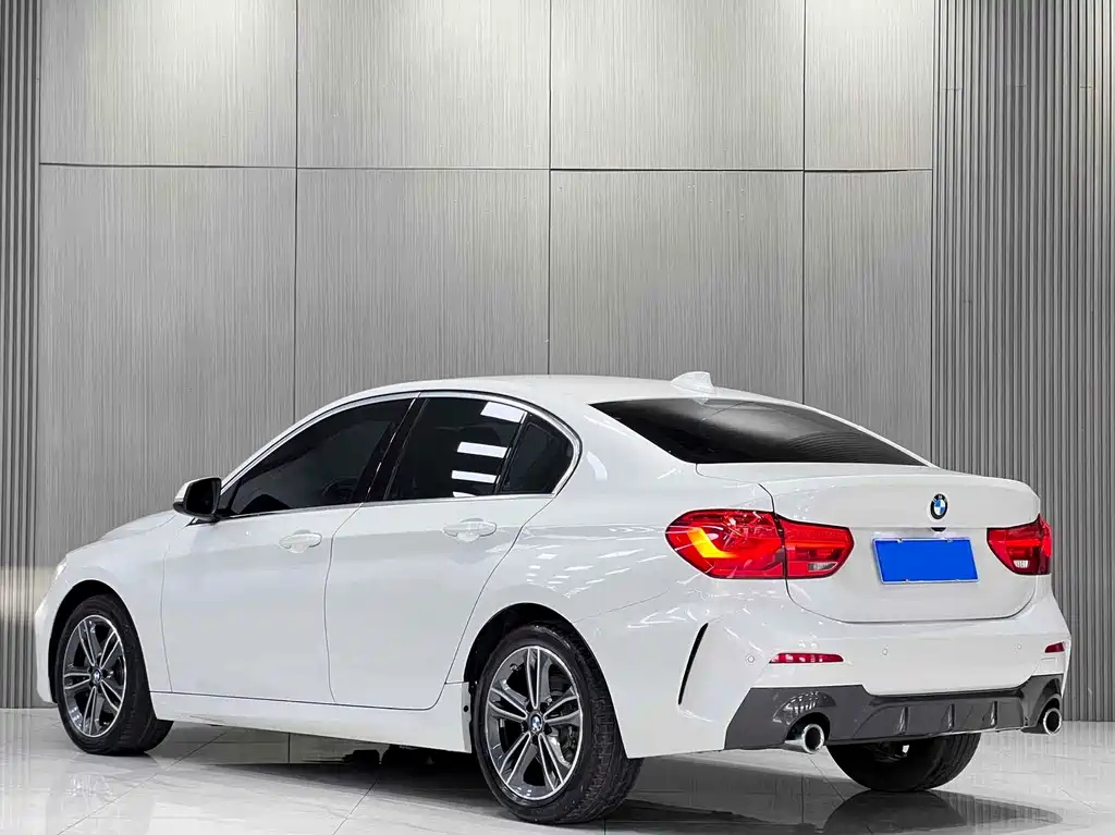 BMW 1-SERIES 2022