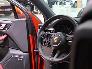 PORSCHE MACAN 2022 YEAR MACAN 2.0T 2022