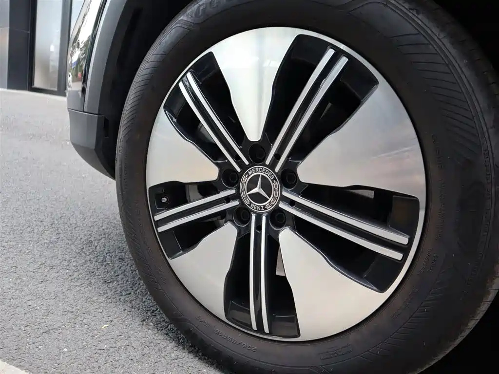 MERCEDES BENZ EQB 2023