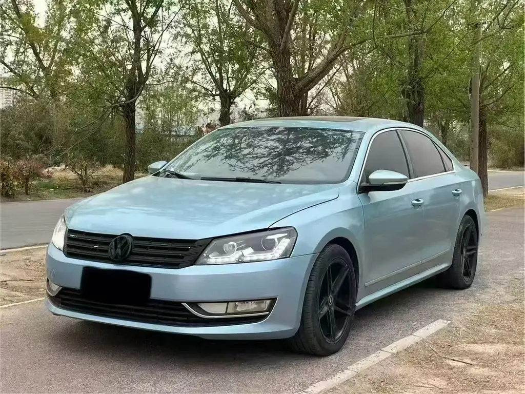 VOLKSWAGEN PASSAT 2013