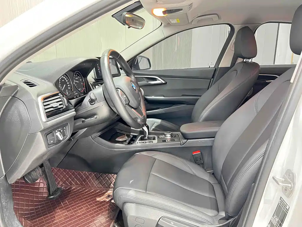 BMW 1-SERIES 2022