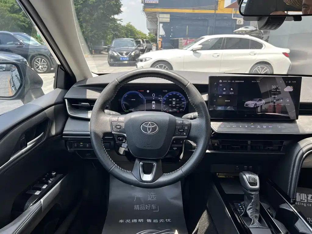 TOYOTA CAMRY 2024