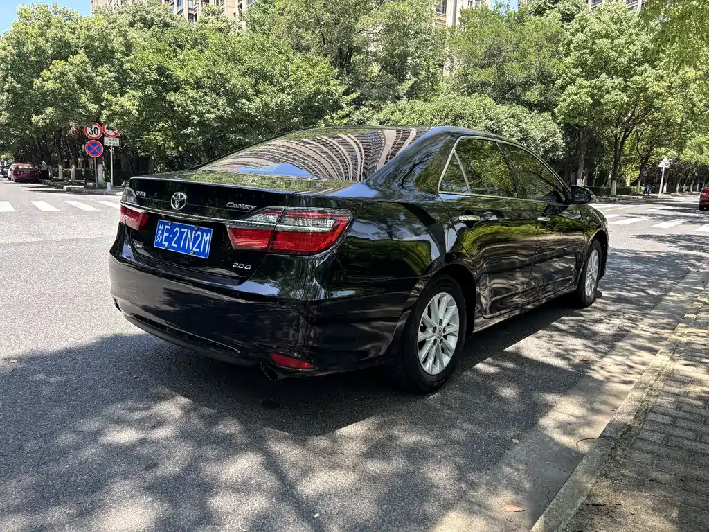 TOYOTA CAMRY 2016