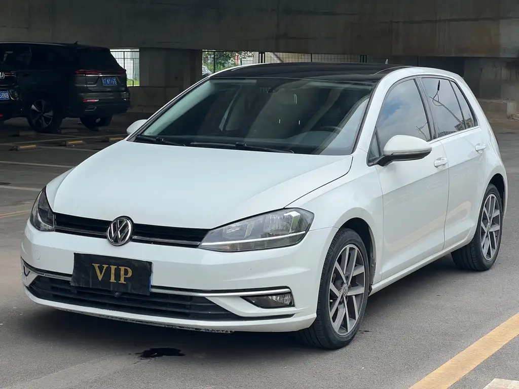 VOLKSWAGEN GOLF 2020
