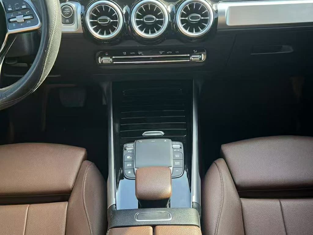 MERCEDES BENZ GLB 2021