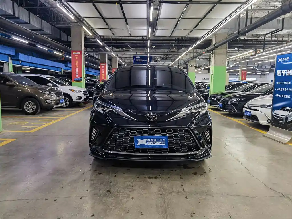 TOYOTA GRANVIA 2024
