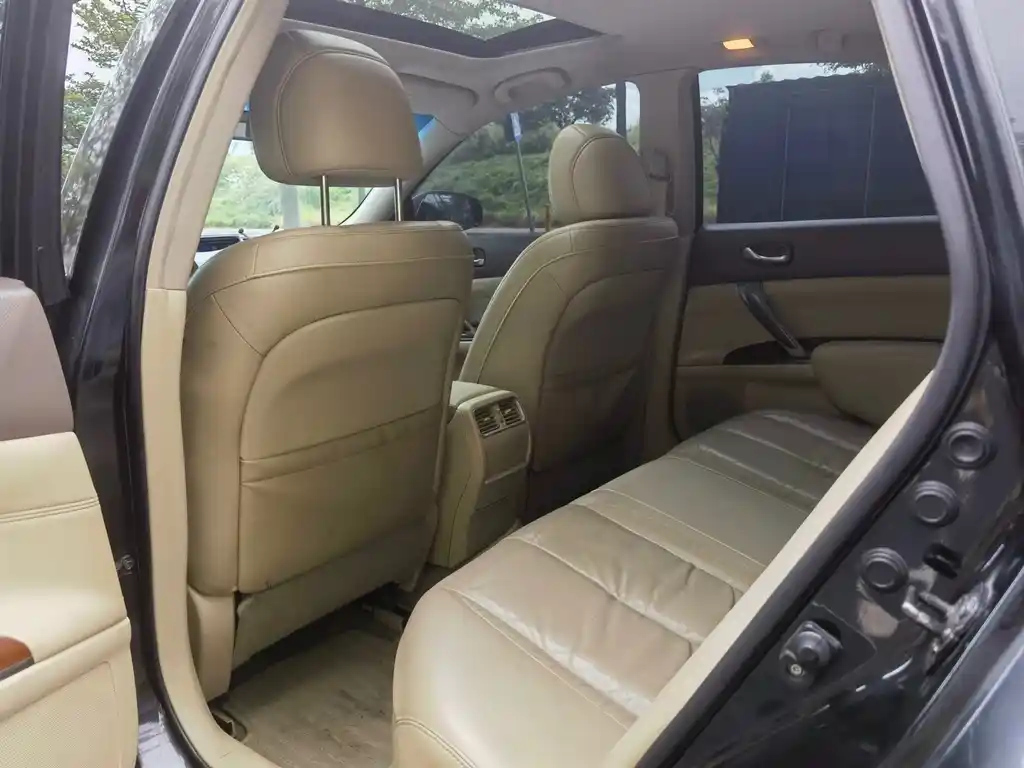 NISSAN TEANA 2010