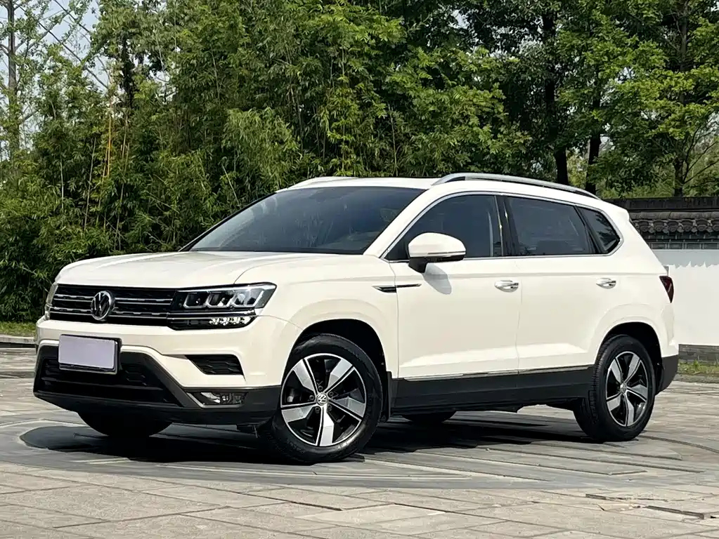 VOLKSWAGEN THARU 2019