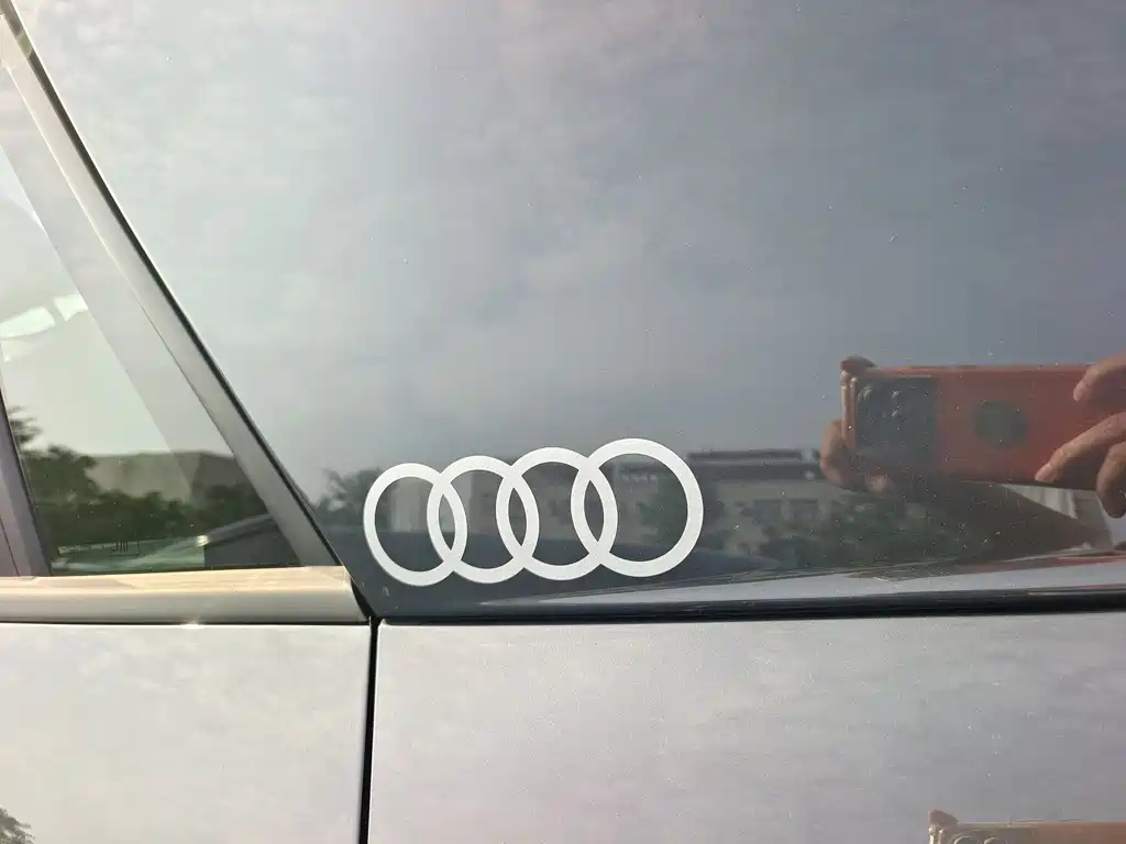 AUDI Q2L 2024