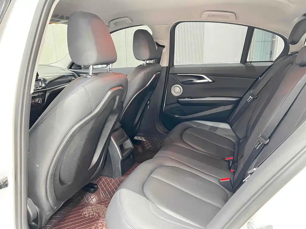 BMW 1-SERIES 2022