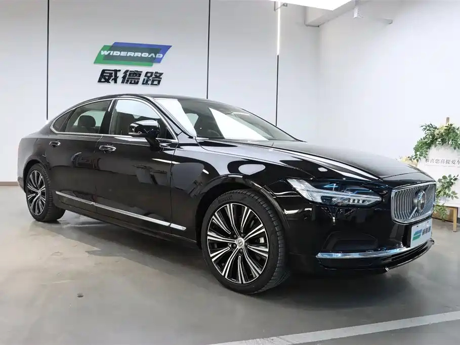 VOLVO S90 2021