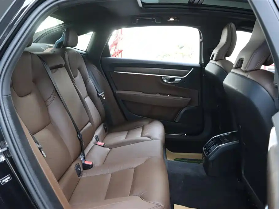 VOLVO S90 2021