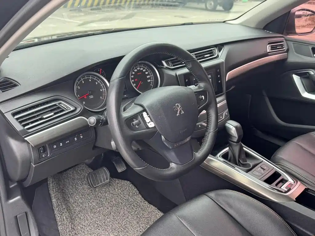 PEUGEOT 408 2018