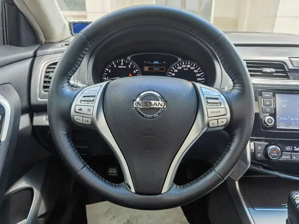 NISSAN TEANA 2016