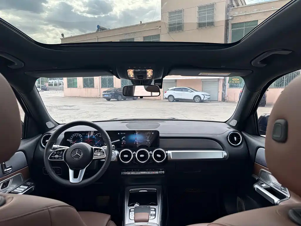 MERCEDES BENZ GLB 2023