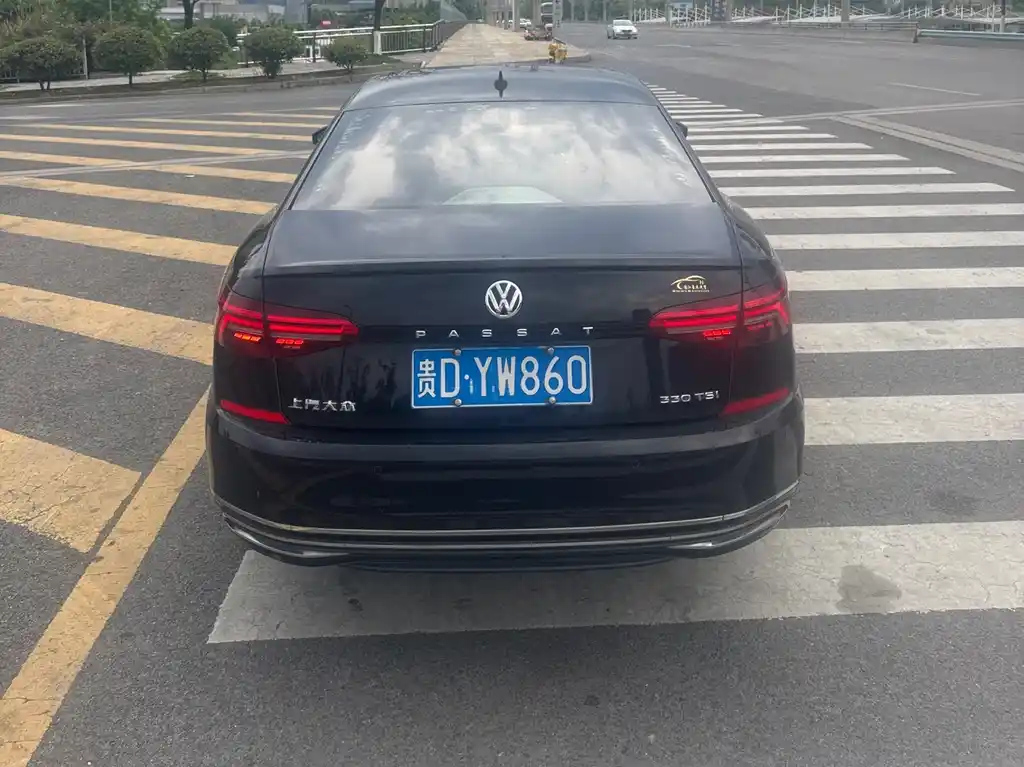 VOLKSWAGEN PASSAT 2019