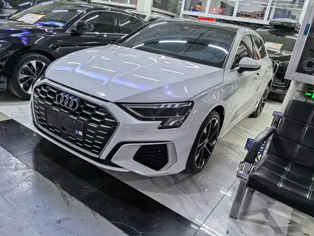 AUDI A3 2023