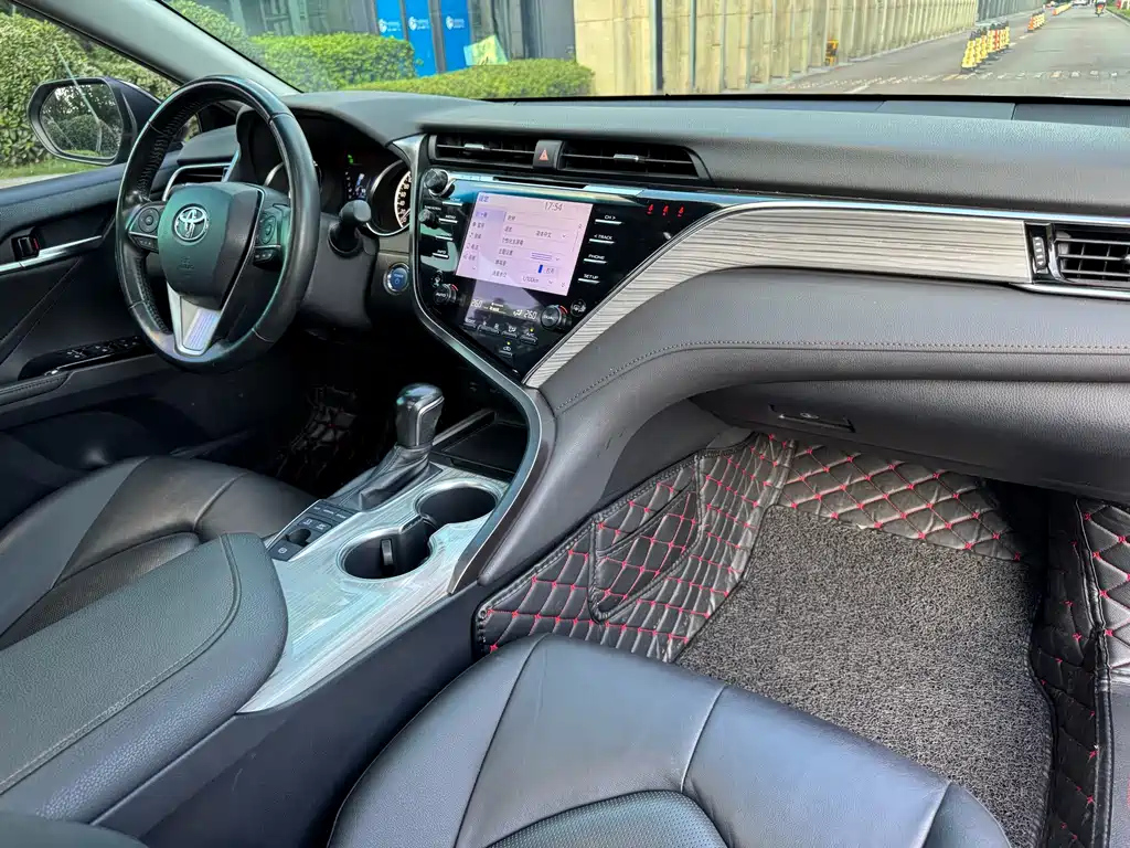 TOYOTA CAMRY 2018