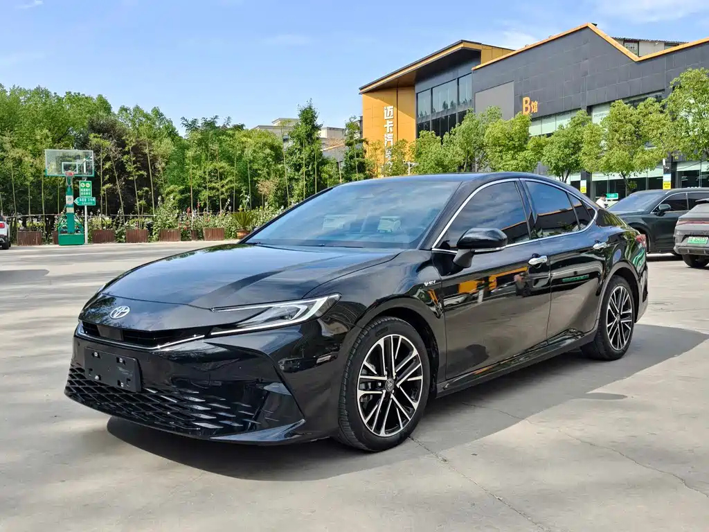TOYOTA CAMRY 2024