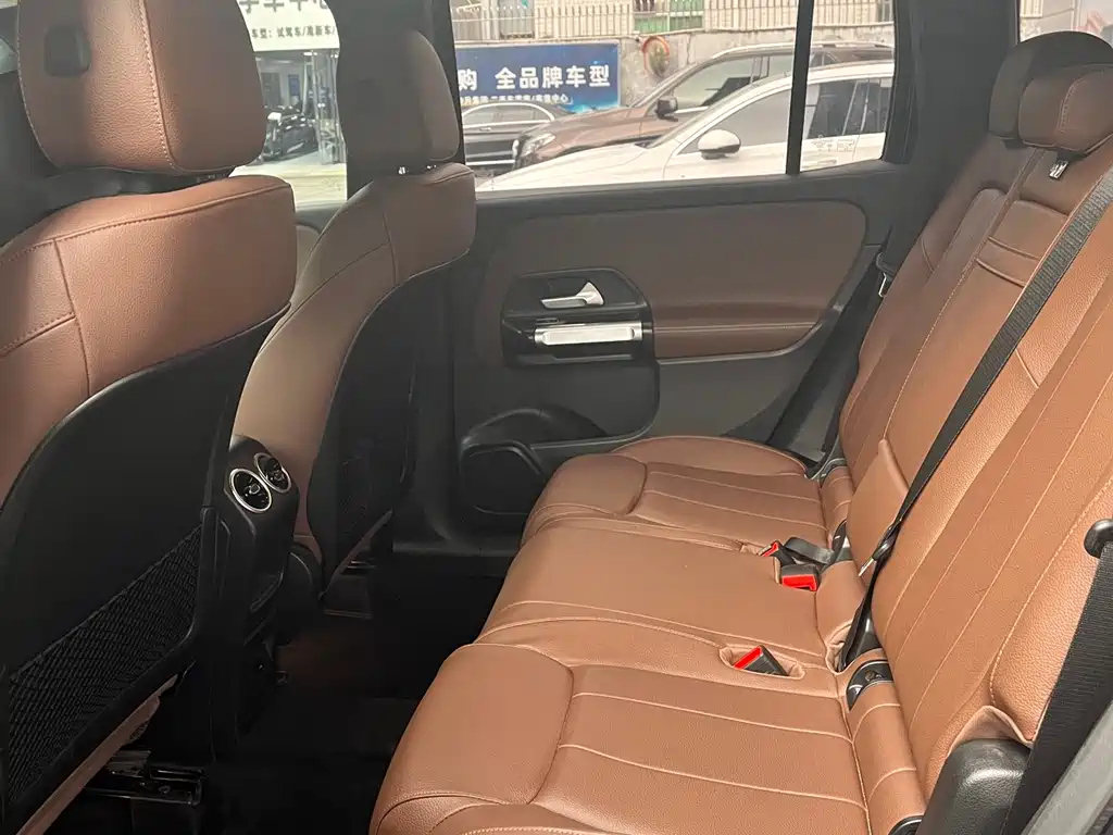 MERCEDES BENZ GLB 2023