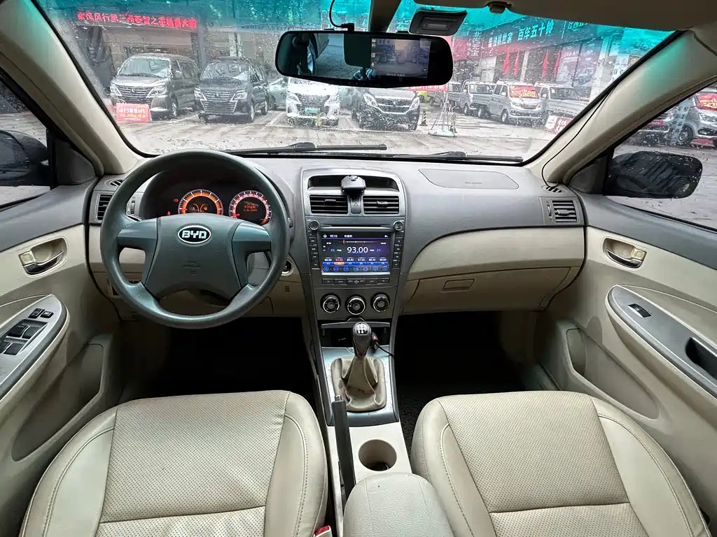BYD L3 2013