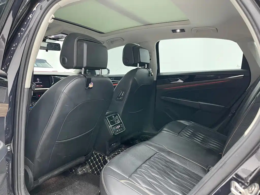 VOLKSWAGEN PASSAT 2021