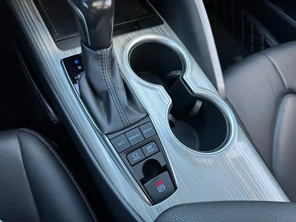 TOYOTA CAMRY 2018