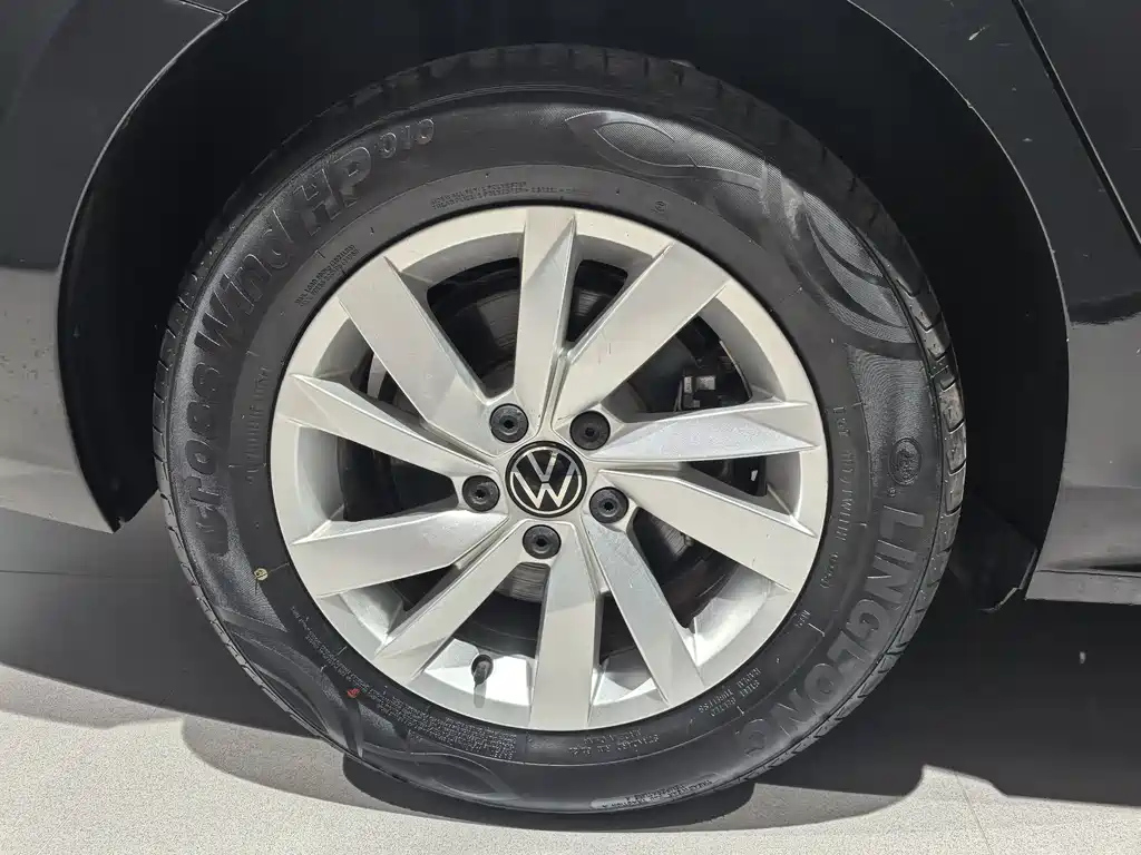 VOLKSWAGEN PASSAT 2022
