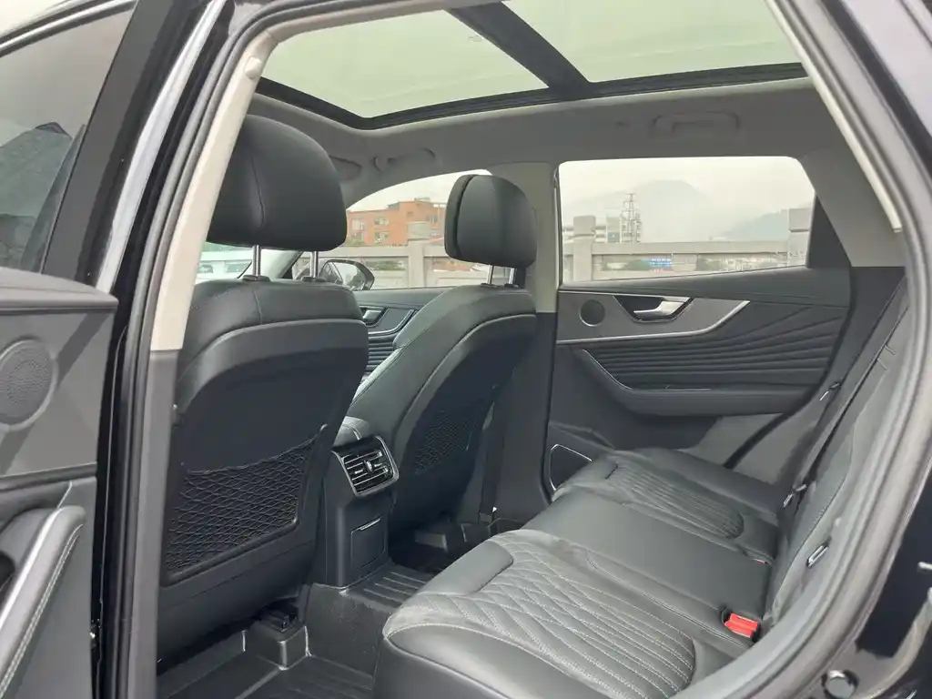HONGQI HS5 2023