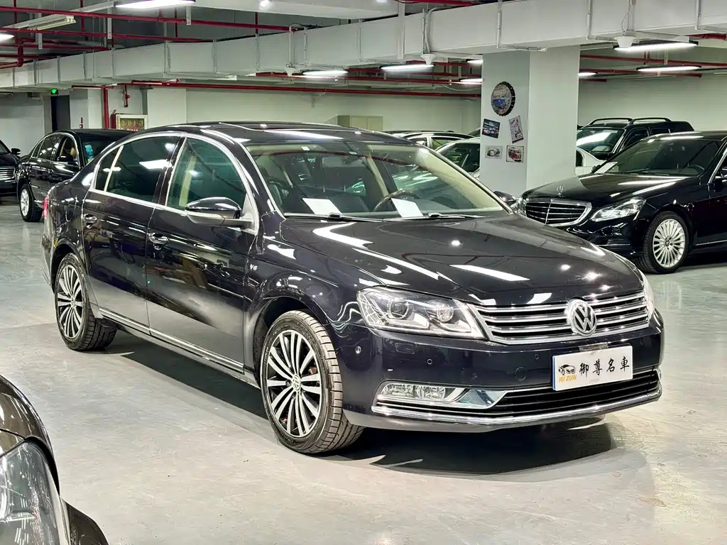 VOLKSWAGEN MAGOTAN 2013