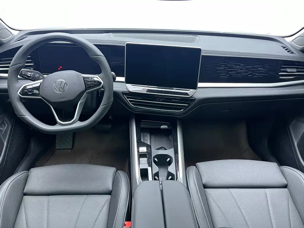 VOLKSWAGEN PASSAT 2025