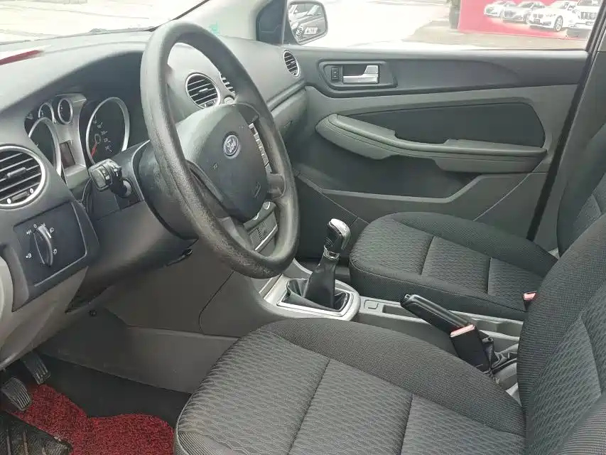 FORD FOCUS 2012