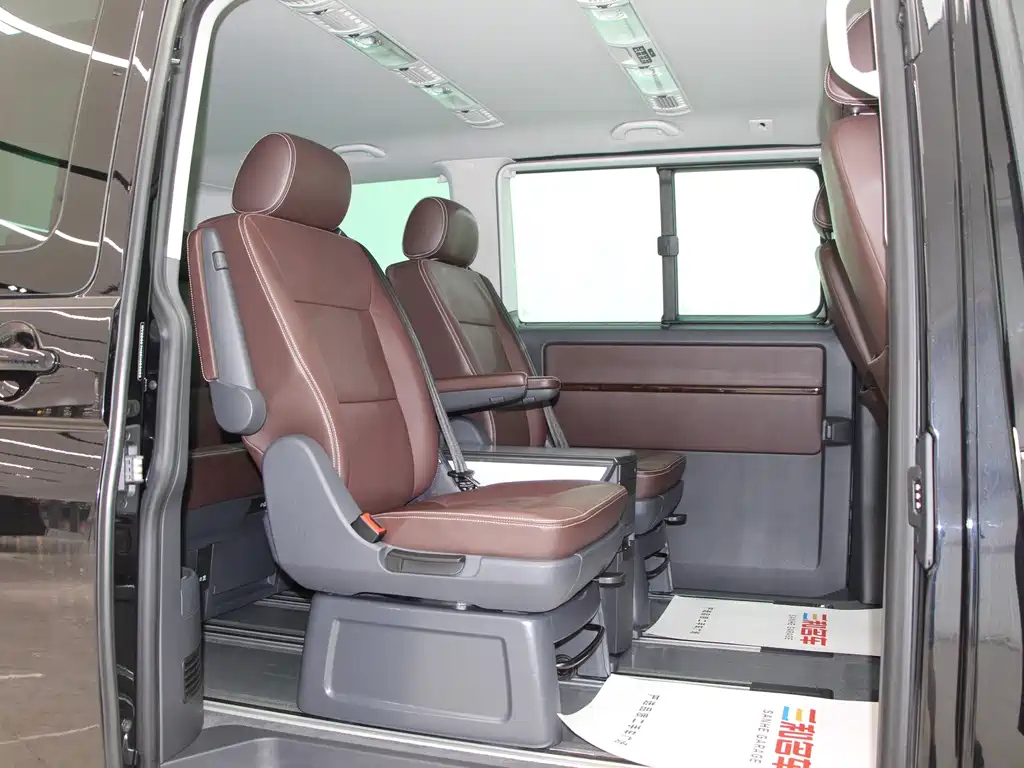 VOLKSWAGEN MULTIVAN 2014
