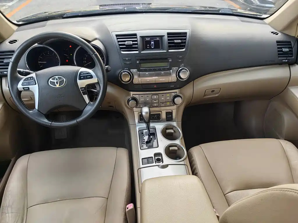 TOYOTA HIGHLANDER 2012