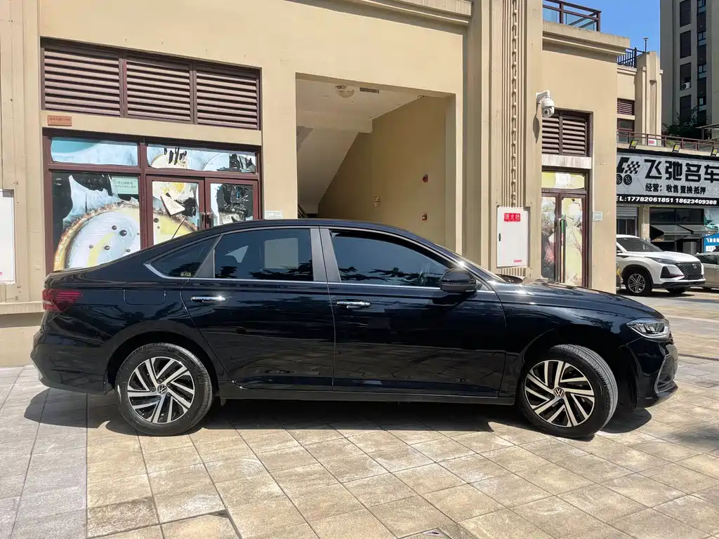VOLKSWAGEN LAVIDA 2023