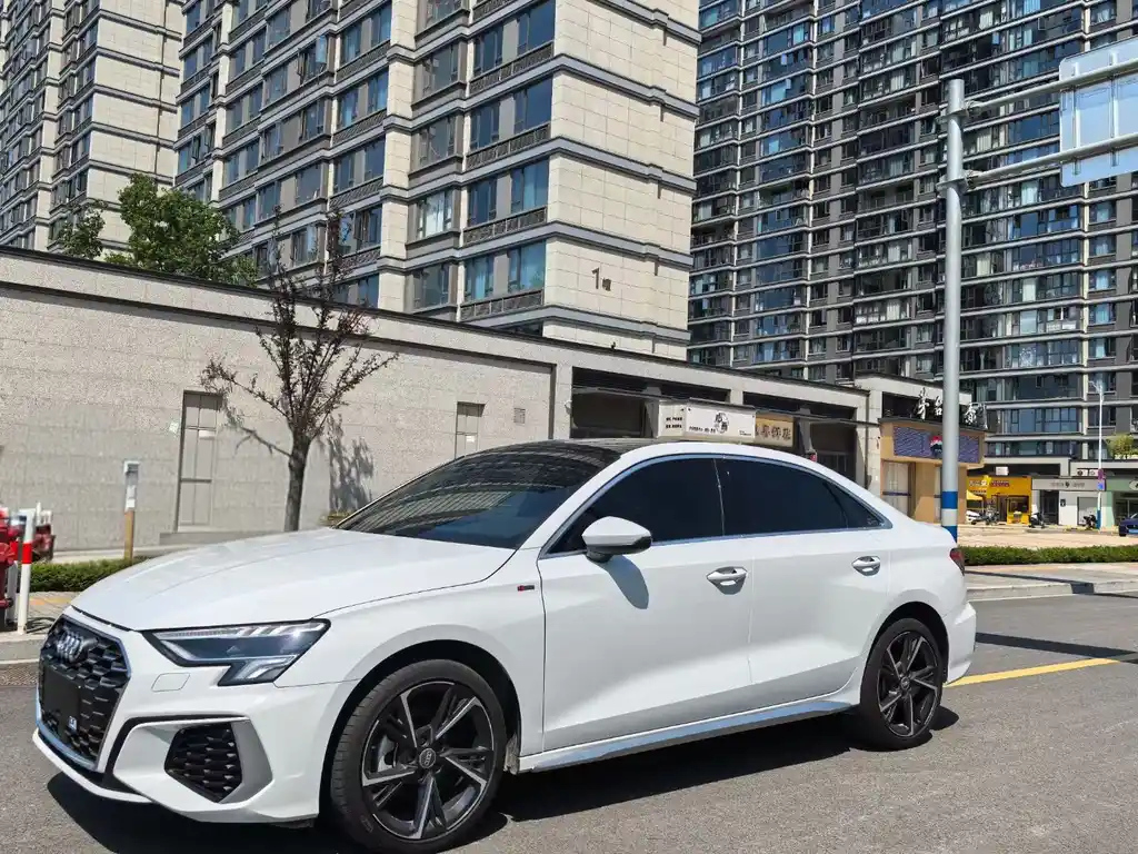 AUDI A3 2022