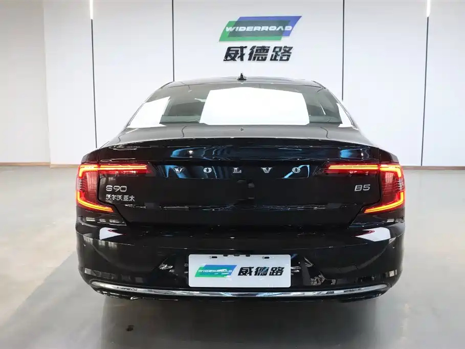 VOLVO S90 2021