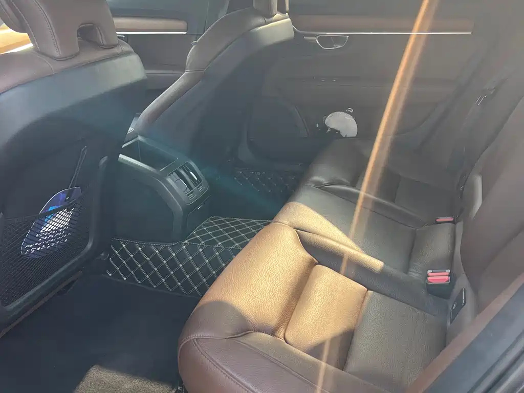VOLVO S90 2020