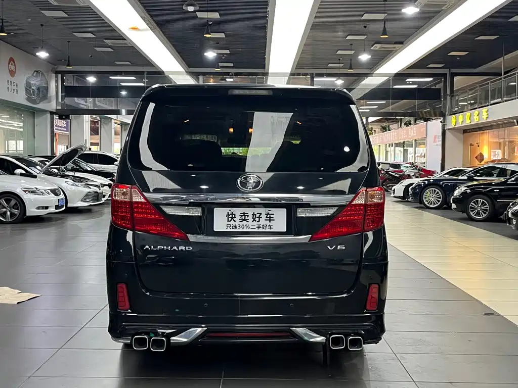 TOYOTA ALPHARD 2012