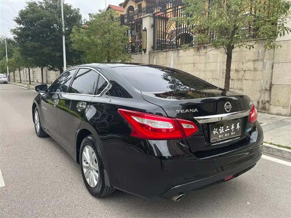 NISSAN TEANA 2018