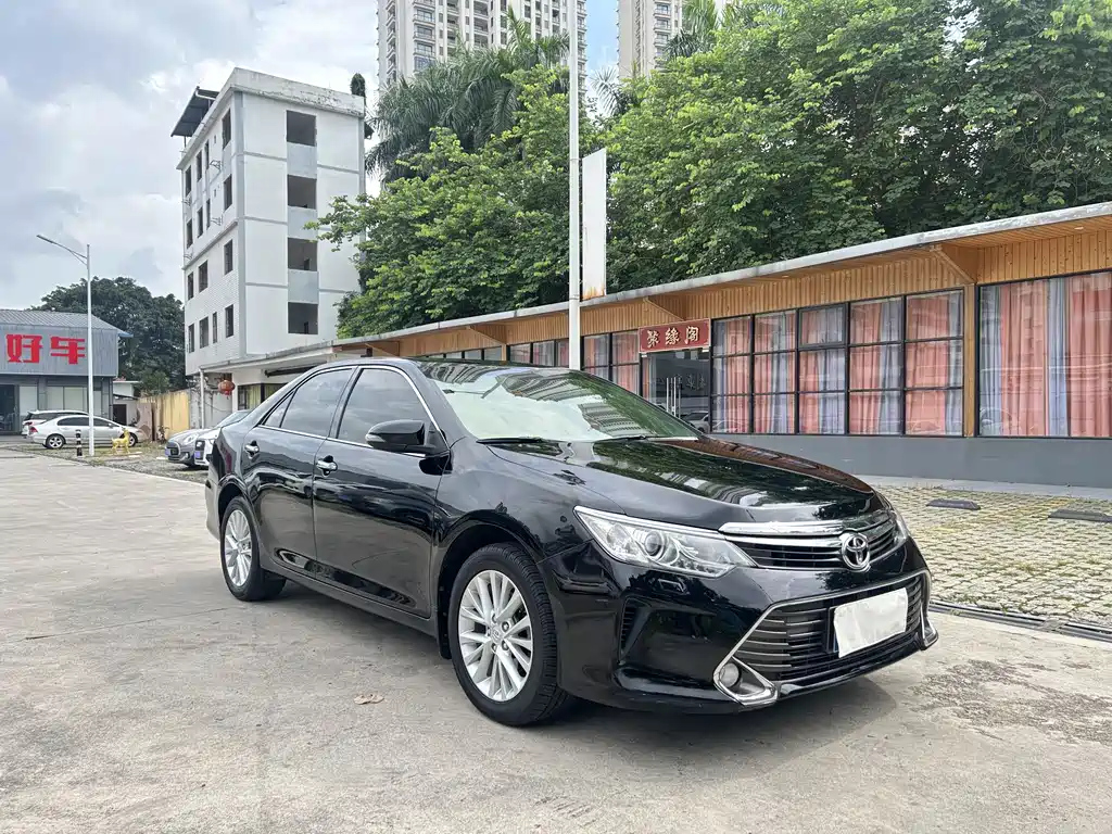TOYOTA CAMRY 2015