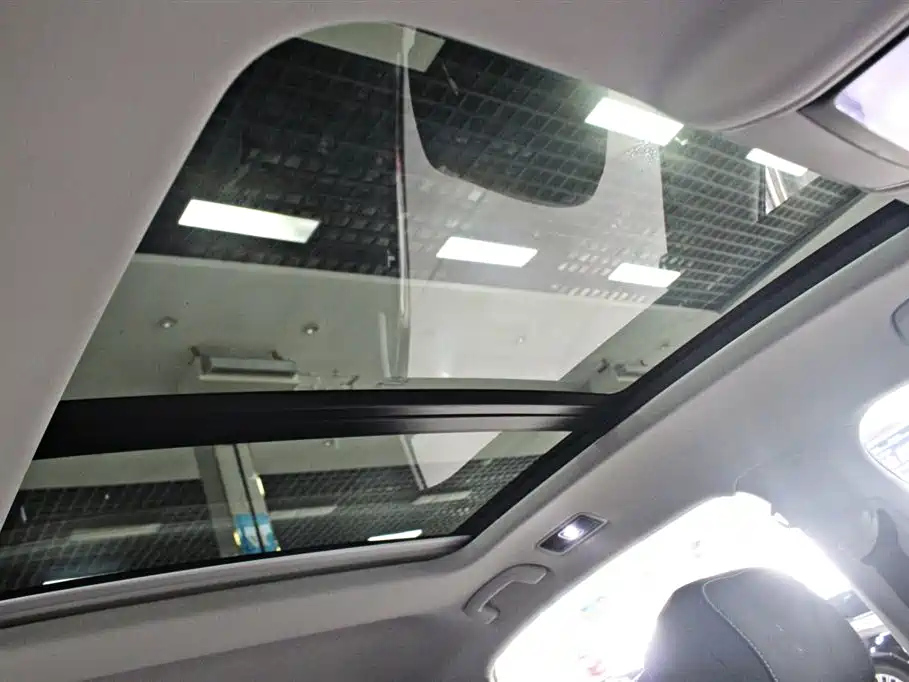 VOLKSWAGEN PASSAT 2025
