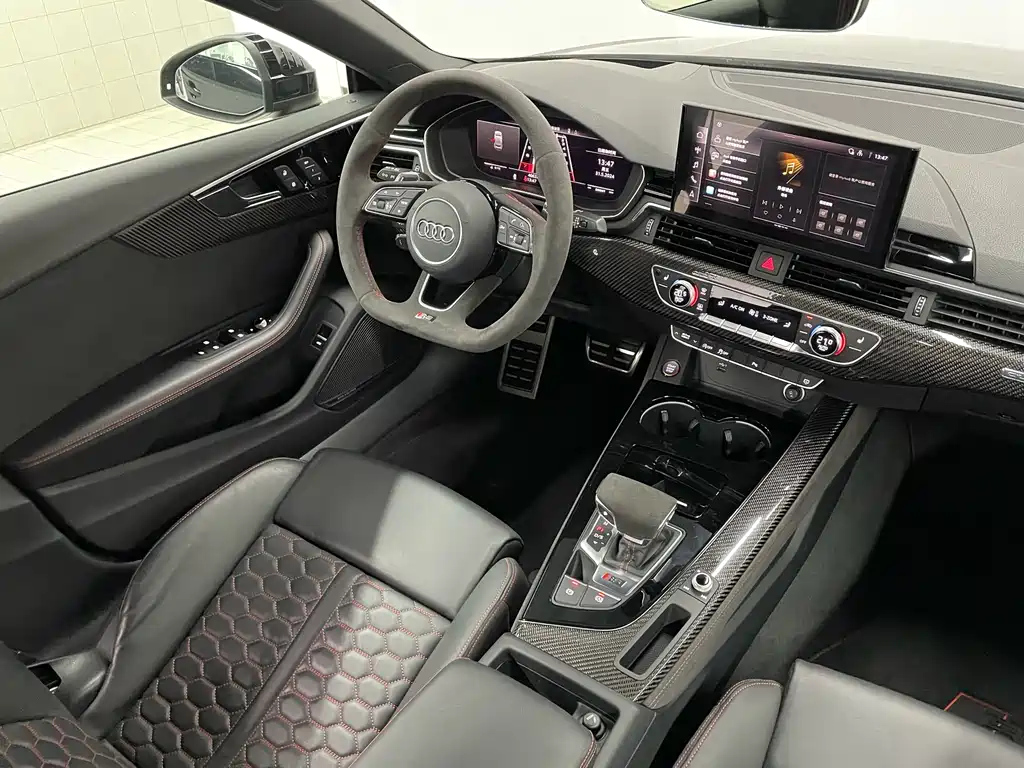 AUDI A5 2024